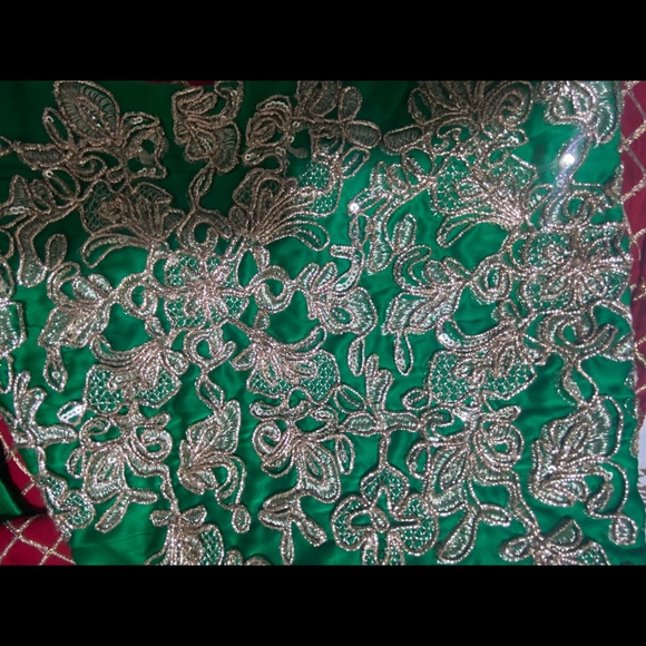 Pakistani Kameez and Loose pajama Outfit - Picture 2 of 12